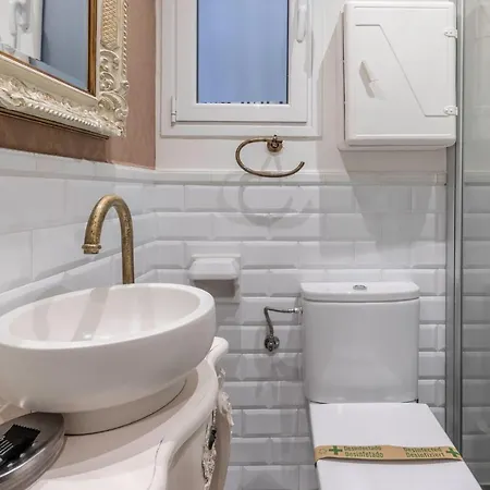 Old Town Xi By Aston *