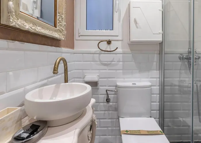 Old Town Xi By Aston *